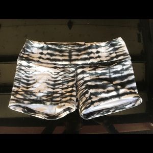 Fleo Midrise Wild Black Size Small